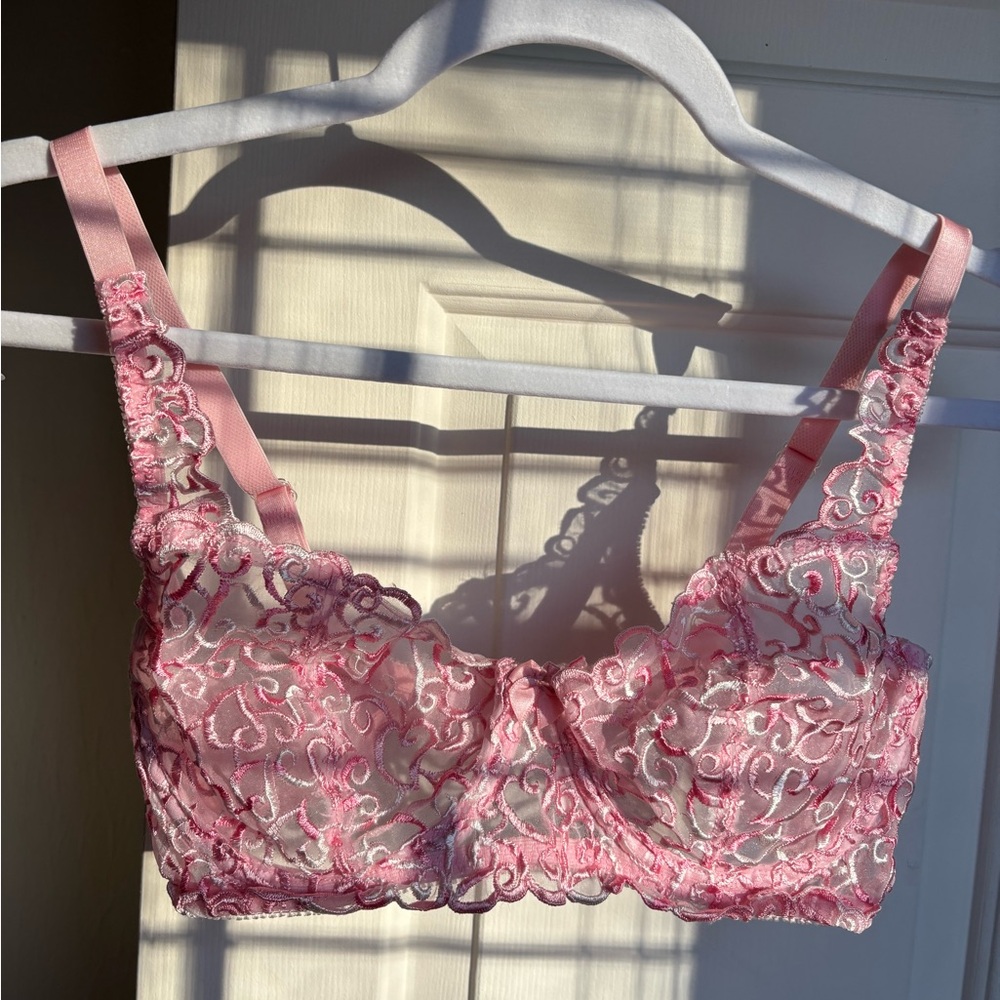 Victoria’s Secret Vintage Pink Bra